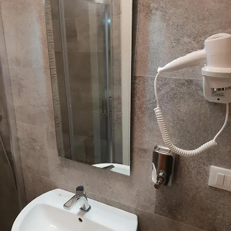 ゲストハウス Glam G H O S T E L