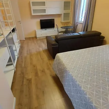 Pensión Glam G H O S T E L 4*