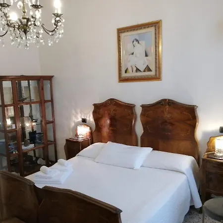 Glam G H O S T E L 4* La Spezia